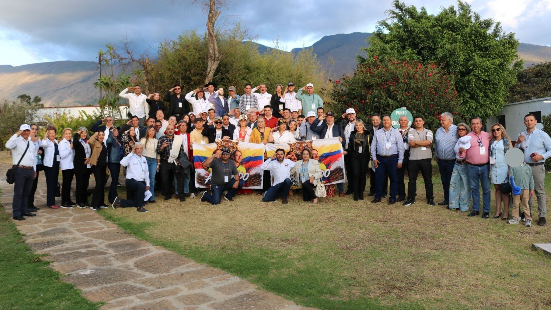 Líderes de los 123 municipios y 13 provincias participaron en Villa de Leyva en la Primera Convención de Dirigentes hacia la “Boyacá Milagro”, donde definieron una ruta de organización territorial y una iniciativa para apoyar la reconstrucción tras el terremoto.