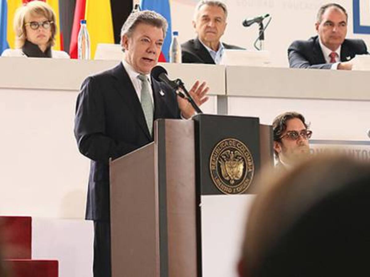 Los peros del uribismo y las Farc a la reforma para la paz