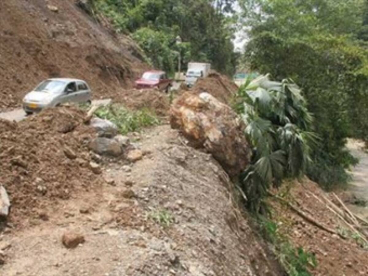 Avanzan labores para reabrir la vía Cali - Buenaventura