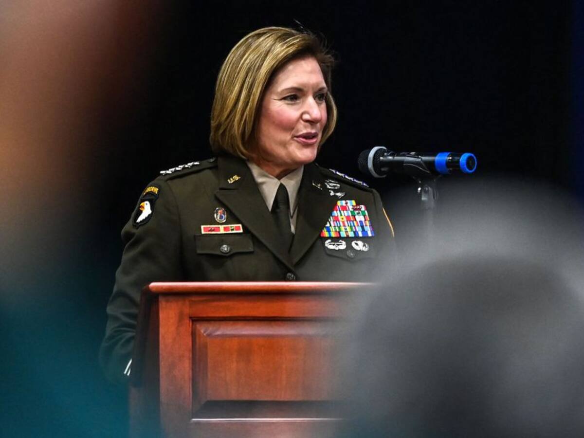 Jefa del Comando Sur visita Colombia para afianzar relación bilateral