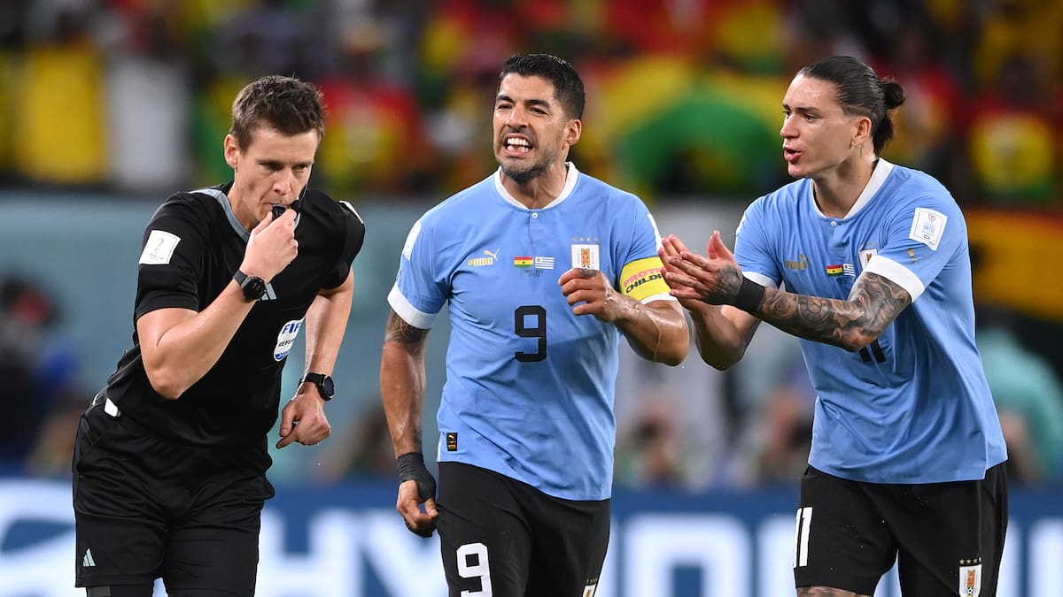 La Polémica Mundial: ¿Uruguay quedó eliminada por culpa de los fallos arbitrales?