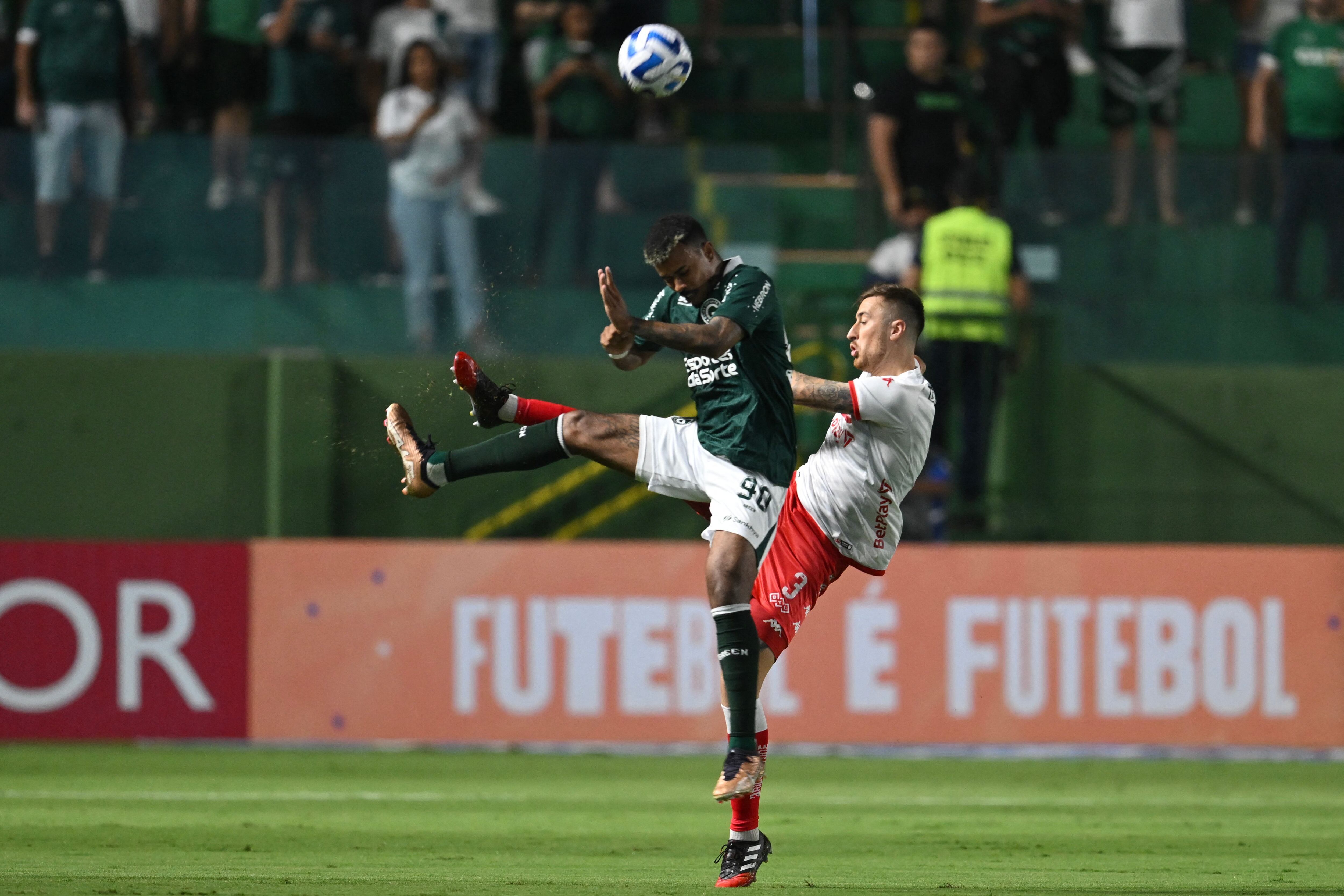 Primer duelo entre Goiás e Independiente Santa Fe. (Photo by EVARISTO SA / AFP) (Photo by EVARISTO SA/AFP via Getty Images)