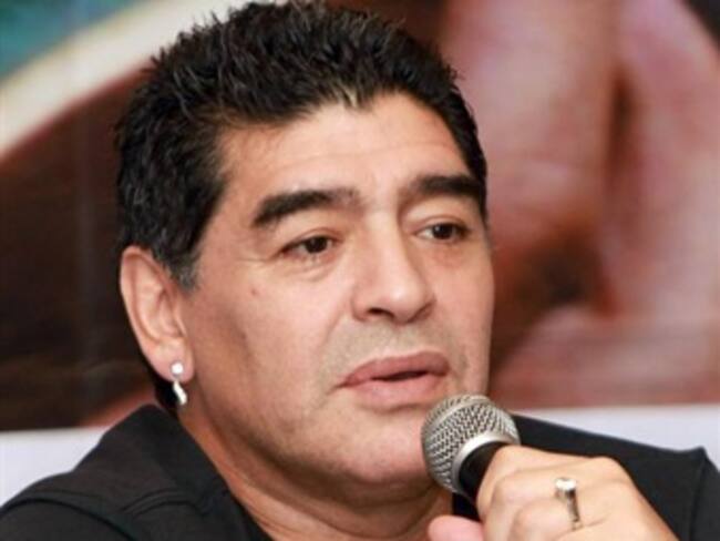 Maradona denuncia a su expareja por publicar fotos de su hijo en red social