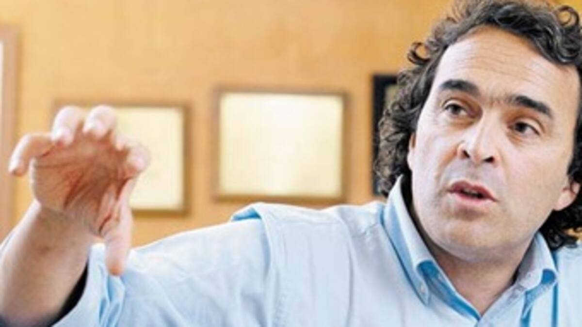 Duras críticas de Sergio Fajardo por cancelación de la 'vuelta a Colombia' del Partido Verde