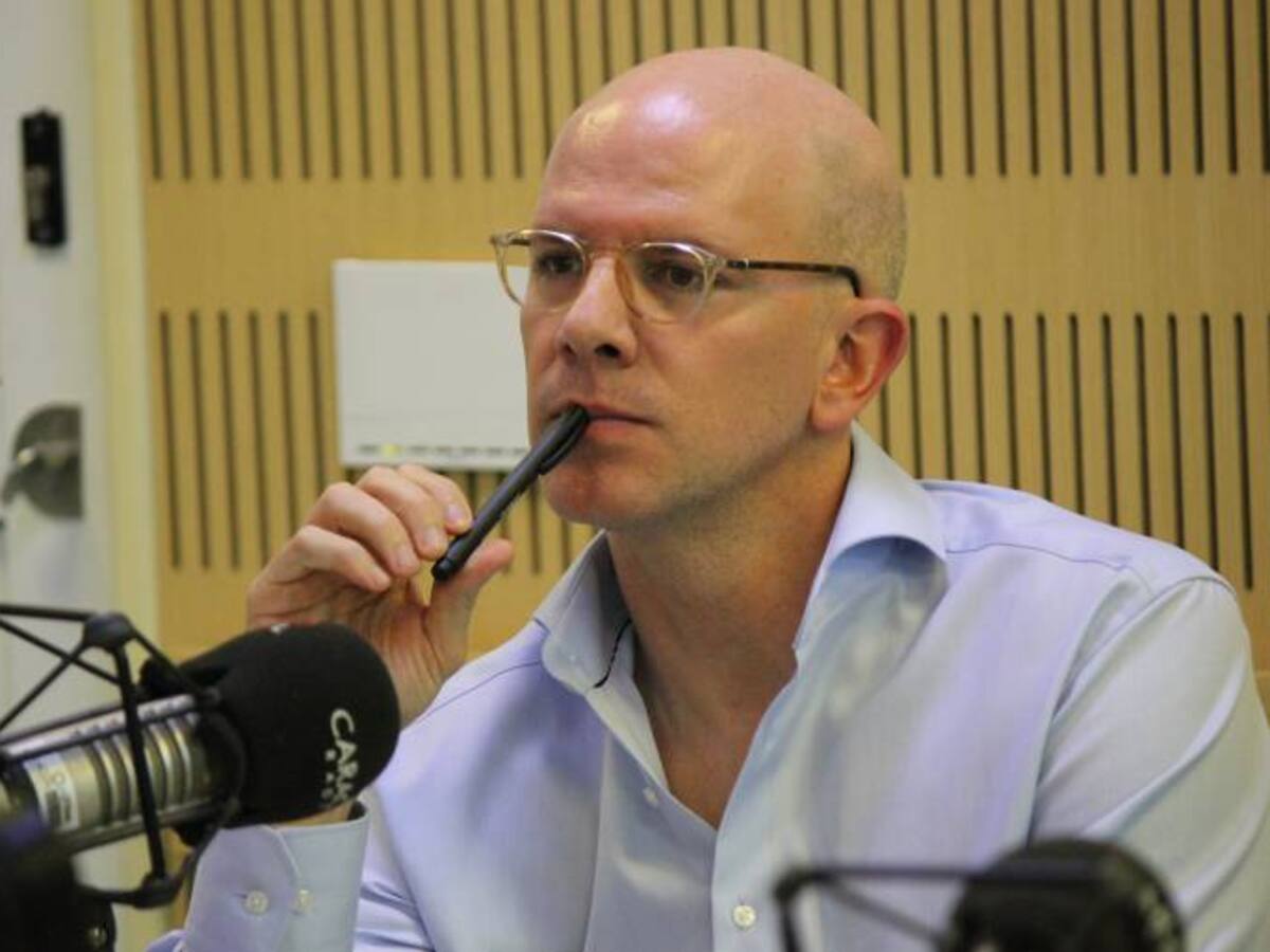 Hay una clara falta de conexión del ELN con el país: A. Santos