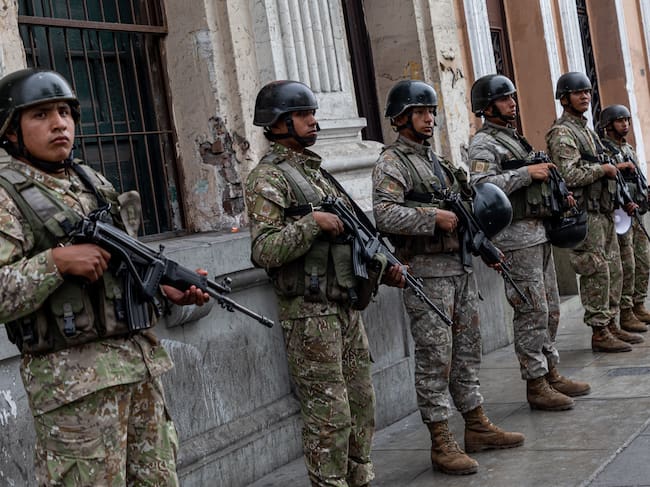 Soldados peruanos en Lima.
(Foto: Lucas Aguayo Araos/picture alliance via Getty Images)