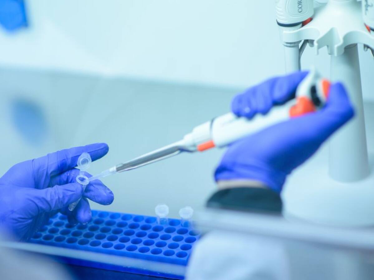 EE.UU acusa a China por intento de robo de datos de vacuna del COVID-19