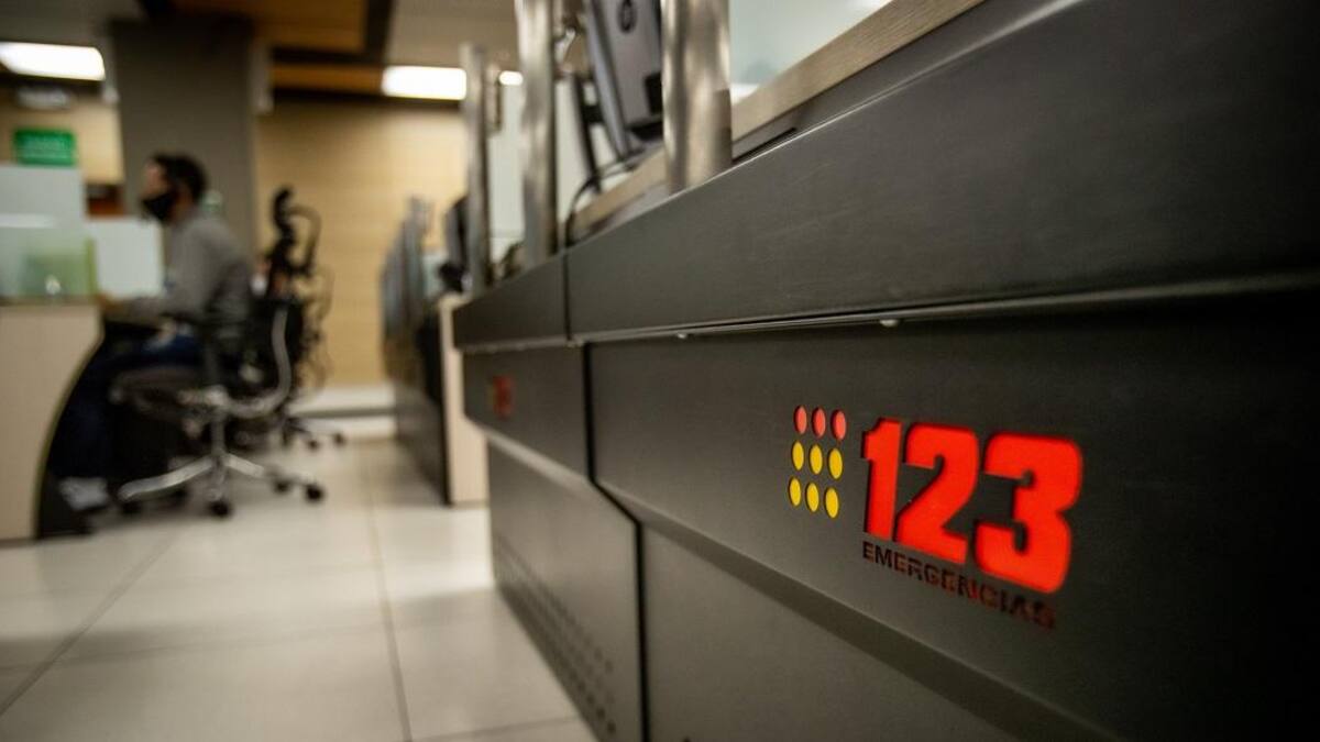 Faltan personas para atender las líneas de emergencia en Bogotá