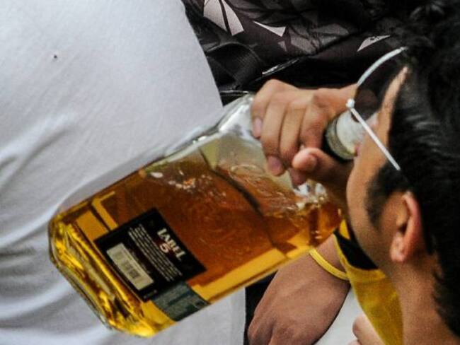 Consumo excesivo de alcohol mata células del sistema nervioso: Experto