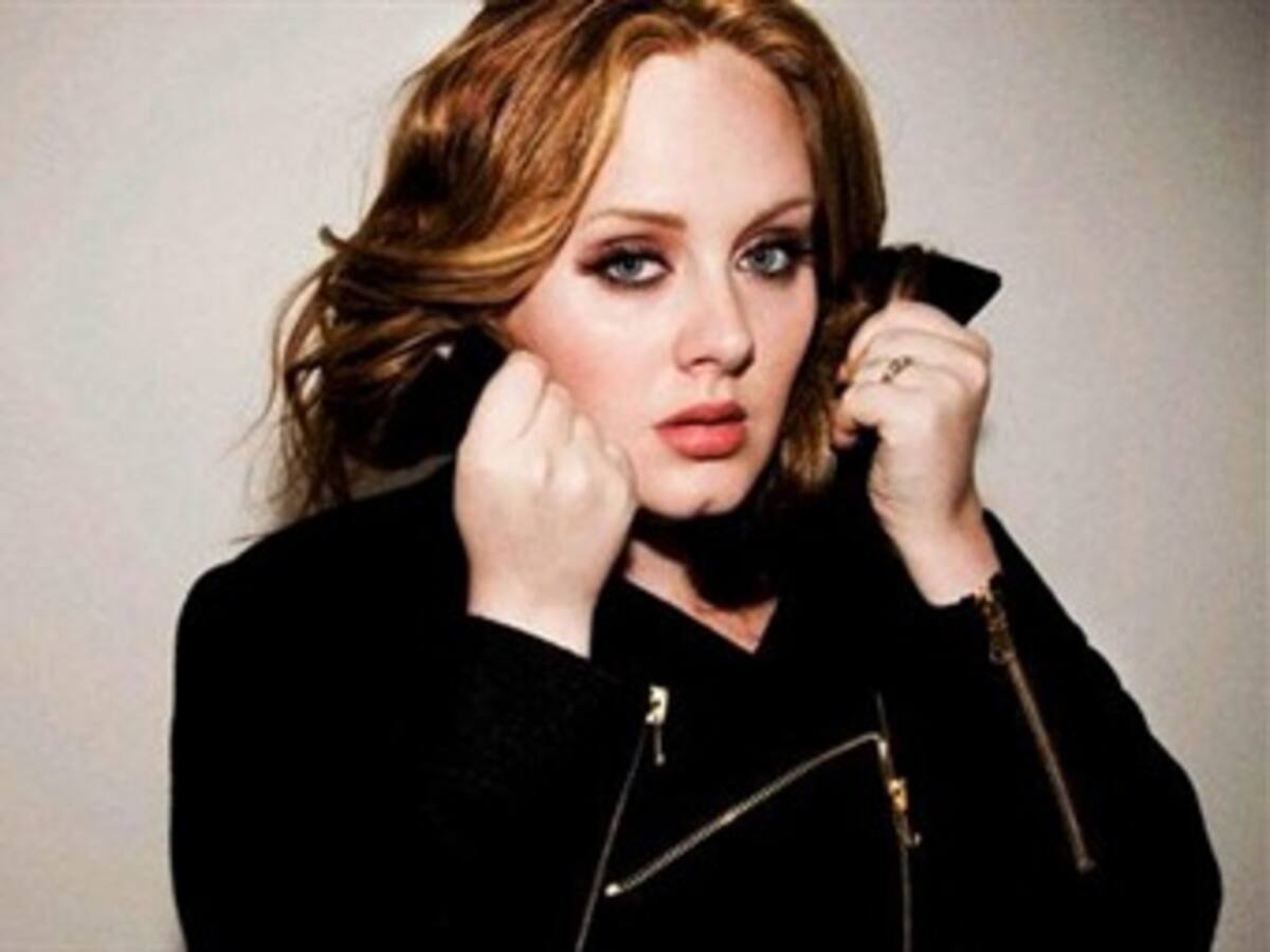 Cantante británica Adele confirma que está embarazada