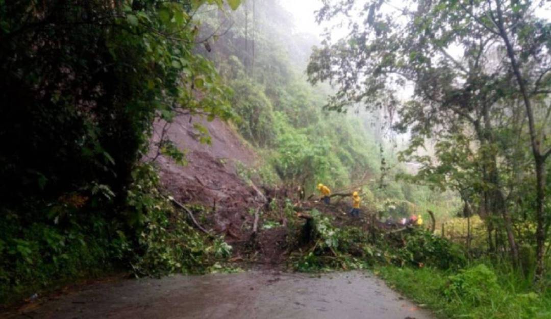 Derrumbe en bocatoma, dejó sin el servicio de agua a Marquetalia, Caldas. Crédito: Caracol Radio.