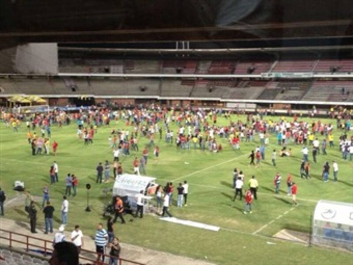 En disturbios terminó el partido que eliminó al Cucuta Deportivo en el General Santander