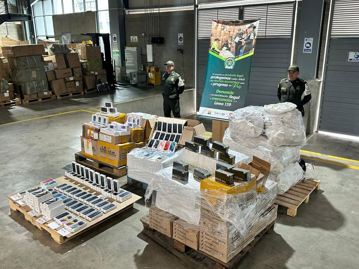 Equipos de contrabando decomisados en Medellín- foto policía Metropolitana