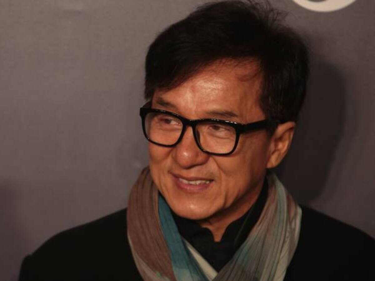 Hija de Jackie Chan acusa al actor de discriminarla por su sexualidad