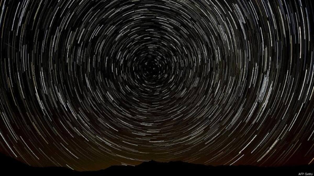 Esta imagen fue tomada en la madrugada del 11 de agosto en las montañas de la Sierra Norte de Madrid con un prolongado tiempo de exposición.