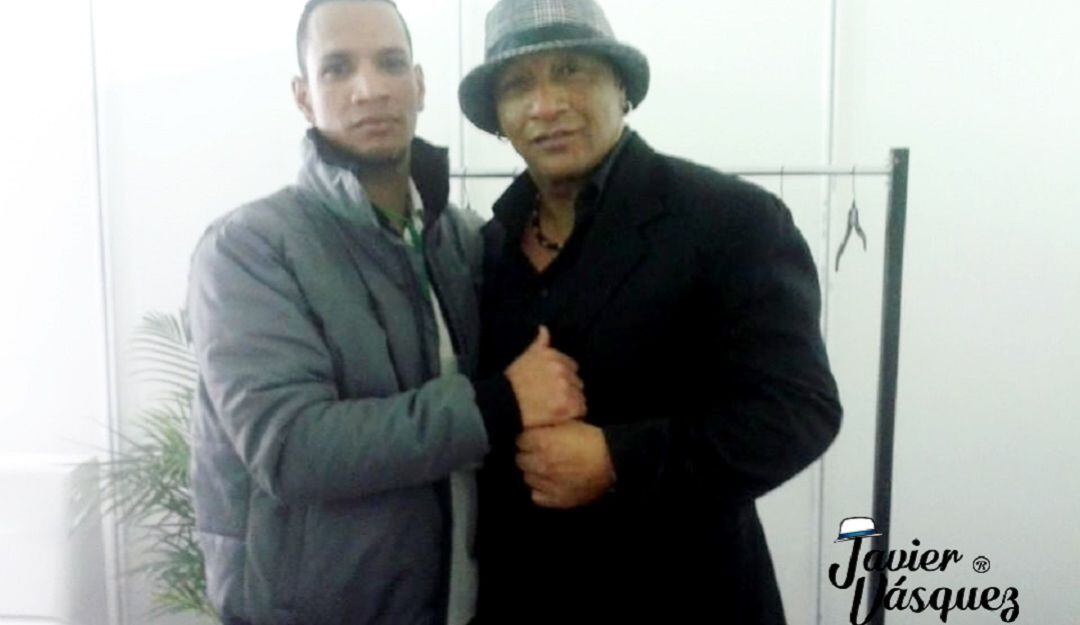 Javier Vásquez en compañía de su hijo Andrés