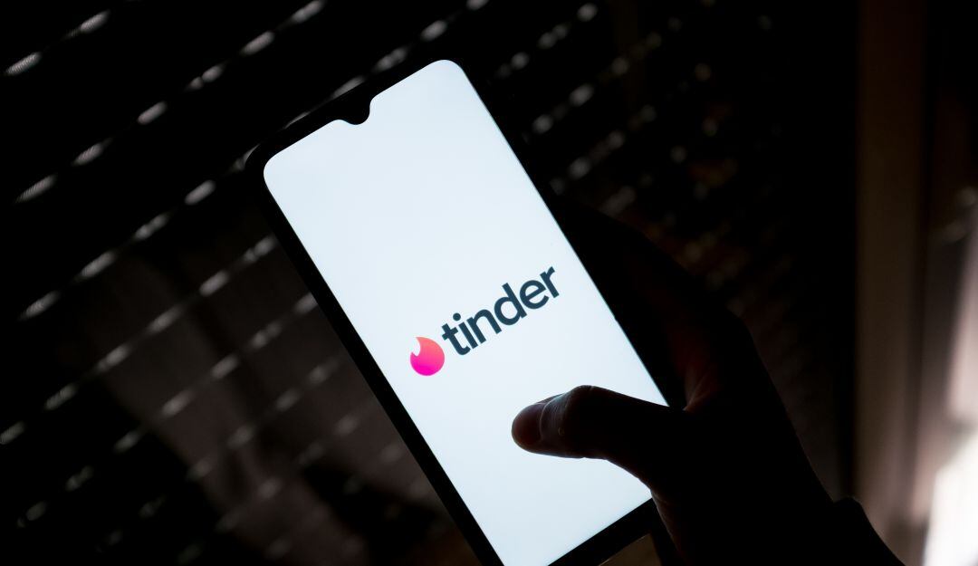 Tinder, aplicación para relaciones personales. 