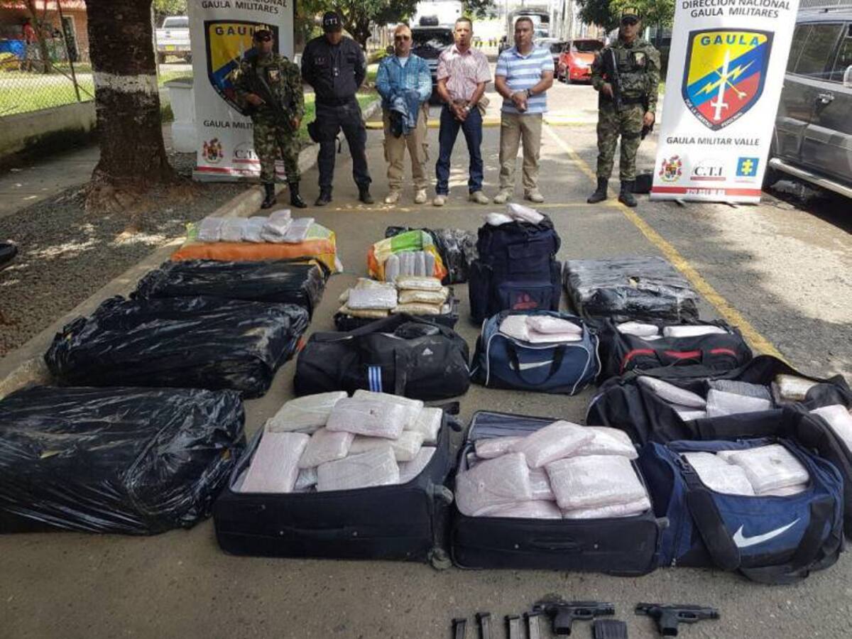 Escoltas de la Unidad de Protección detenidos con 300 kilos de marihuana