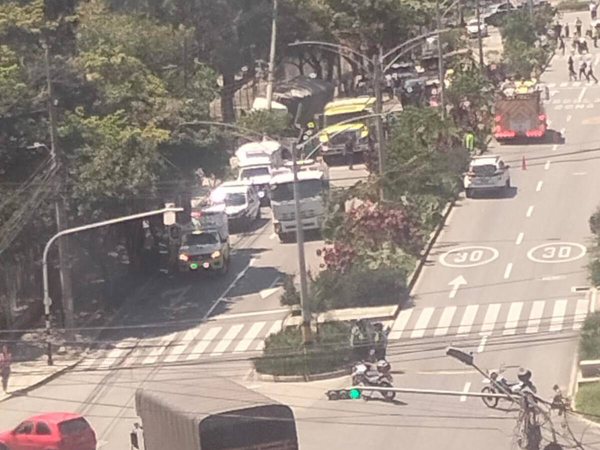 Seis lesionados dejó fuerte accidente de tránsito en el barrio Tejelo de Medellín