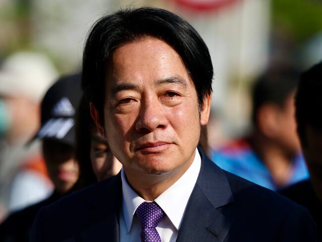 Tainan (Taiwan), 13/01/2024.- Taiwan Vice President and ruling Democratic Progressive Party (DPP) presidential candidate for 2024 election William Lai (Lai Ching-te) arrives to cast his votes during the 2024 general election, in Tainan city, Taiwan, 13 January 2024. Taiwan's presidential election on 13 January is part of the 2024 general election. (Elecciones, Ciudad de Tainan) EFE/EPA/RITCHIE B. TONGO