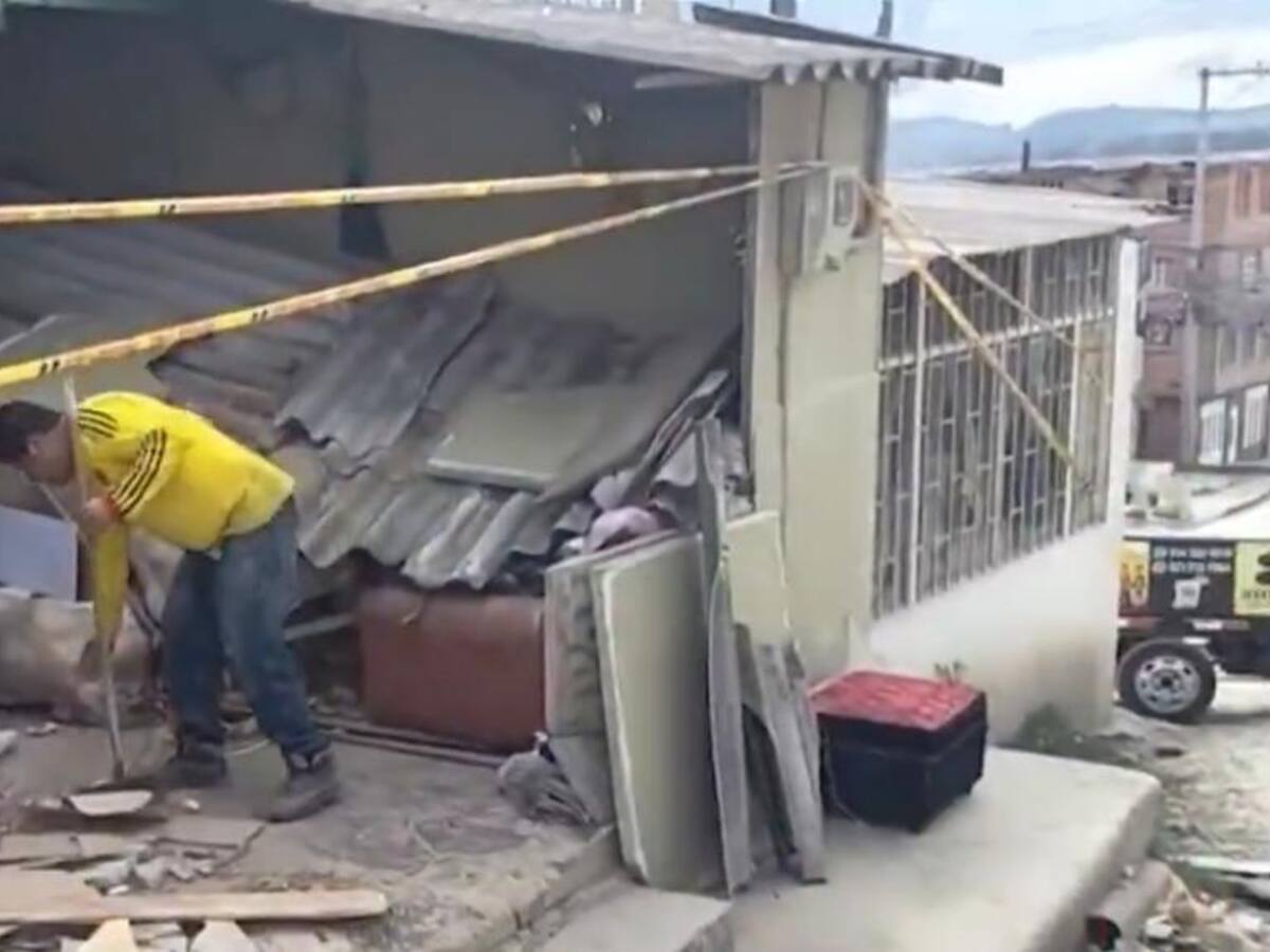 Un camión se descolgó e impactó contra una casa en Soacha