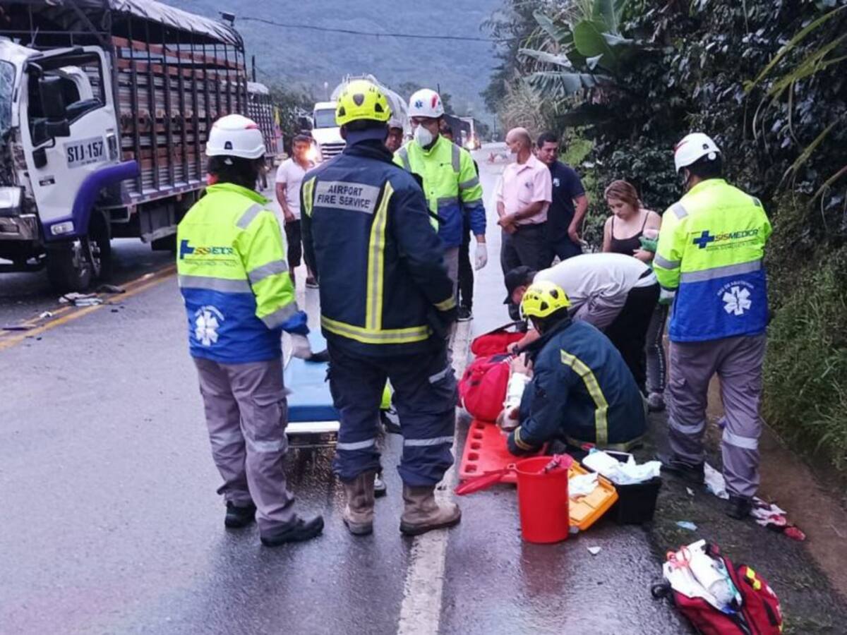 Un muerto y dos heridos dejan dos accidentes en la autopista Med/Bog.