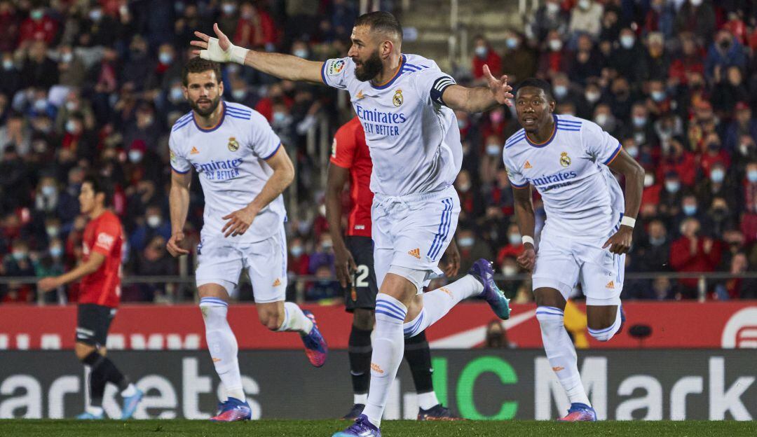 Karim Benzema celebra el tercer gol del Real Madrid