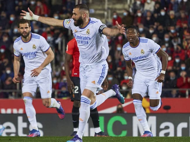 Karim Benzema celebra el tercer gol del Real Madrid