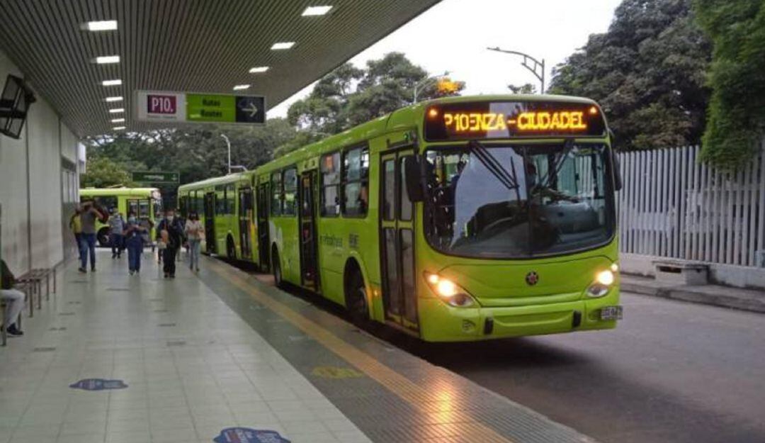Hurto dentro de estación de metrolínea.