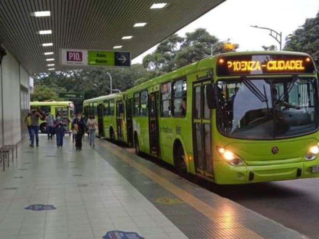 Desde hoy operan 14 nuevos buses de Cotrander al servicio de Metrolínea
