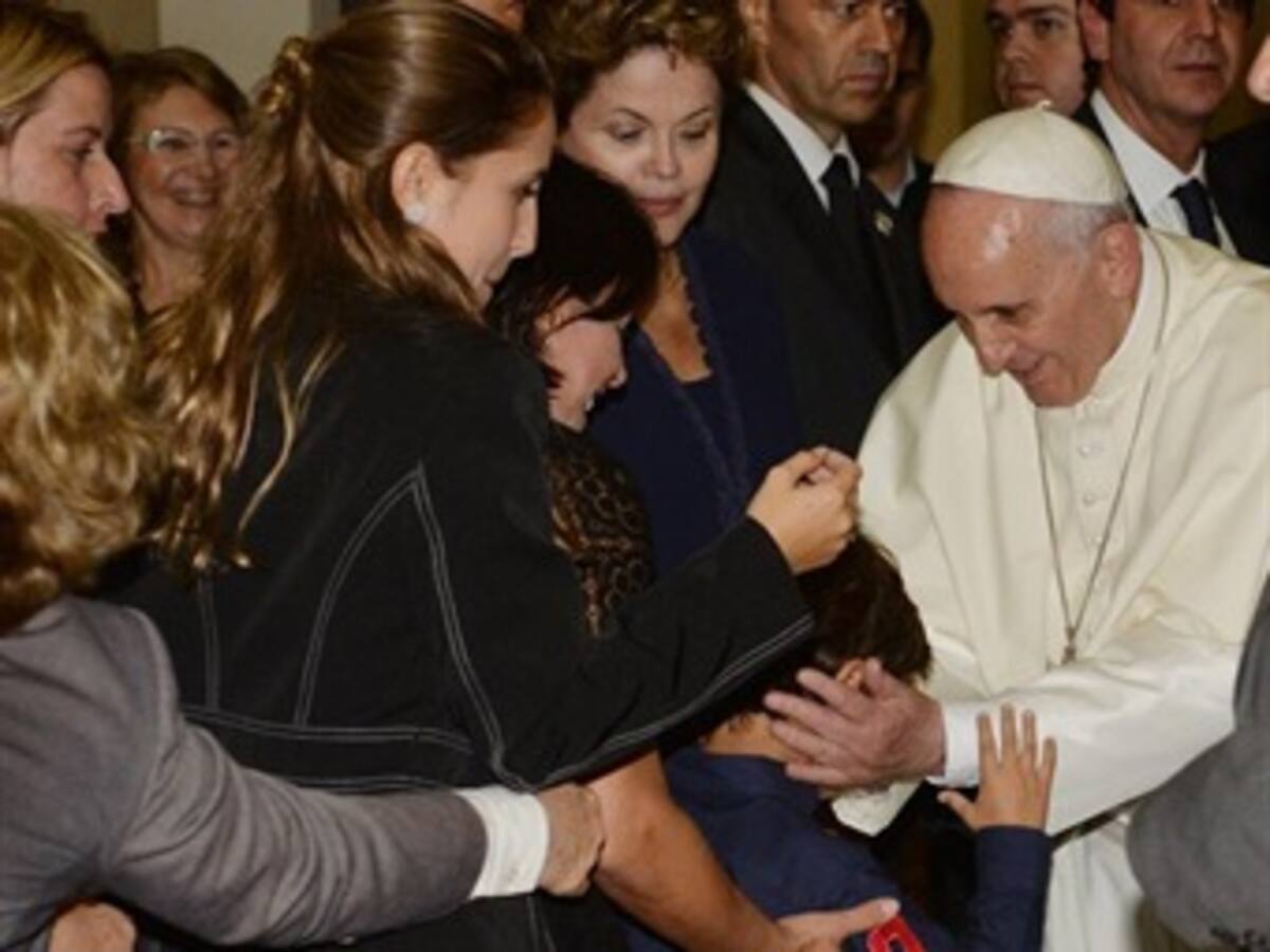 Papa Francisco agradece la "magnifica acogida" que le brindó Brasil