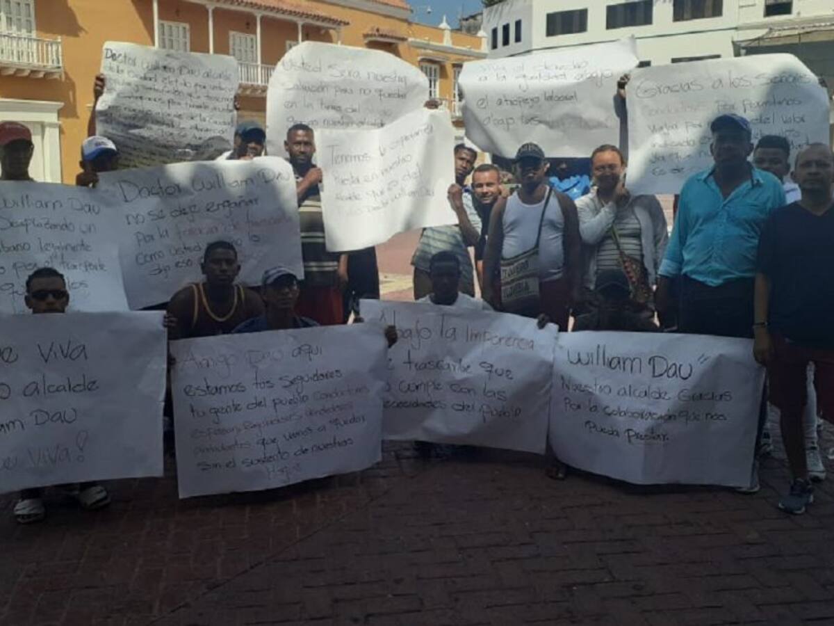 Vigilantes, reguladores y conductores protestaron contra William Dau