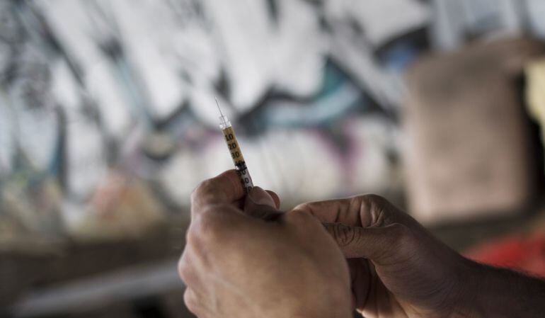 Hombre se inyectó silicona en los testículos y tuvo terrible desenlace