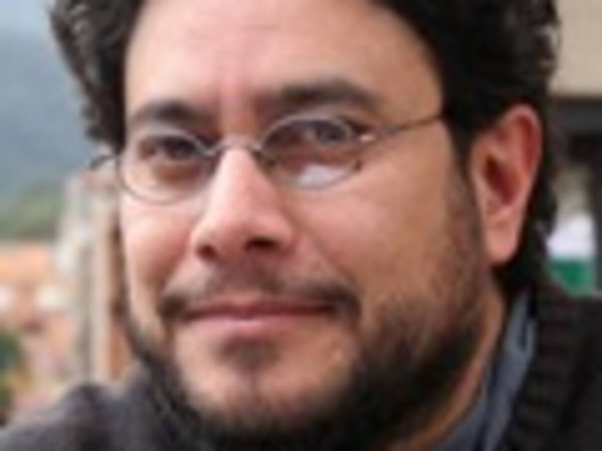 “Estamos trabajando arduamente para que la operación humanitaria pueda continuar”: Iván Cepeda, Colombianos por la paz