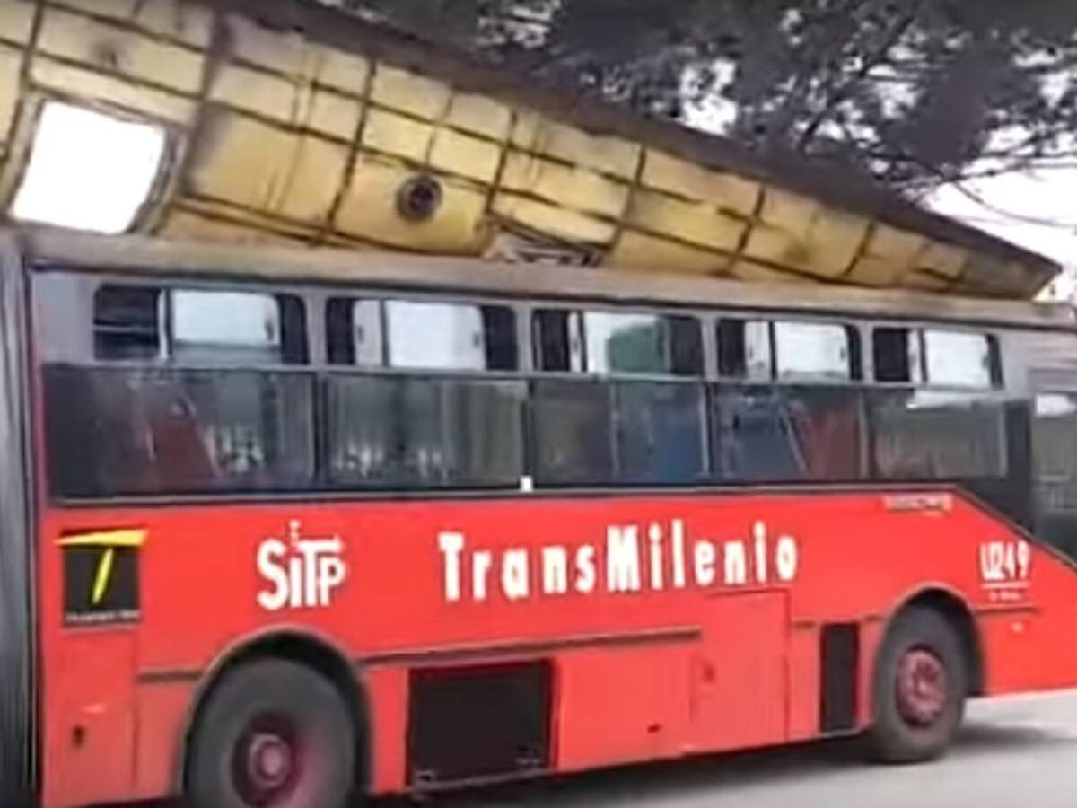 ¿Video de otro Transmilenio en malas codiciones? Falso