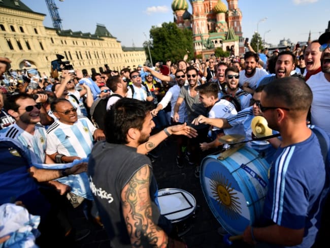 Argentino también es expulsado del Mundial por irrespeto a una mujer