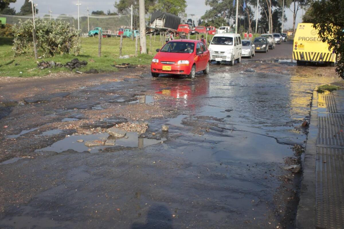 Durante las obras tuvo que ser desviada la red matriz del acueducto de Tibitoc. 