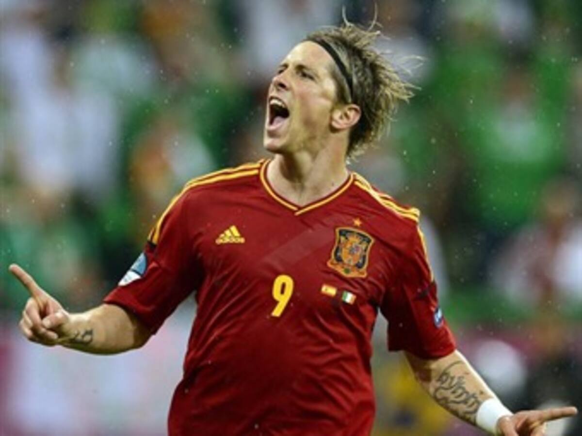 España paseó a Irlanda con un contundente 4-0