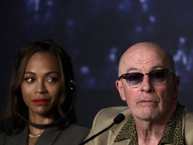 Cannes (France), 19/05/2024.- Actor Zoe Saldana (L) and French director Jacques Audiard attend the press conference for 'Emilia Perez' during the 77th annual Cannes Film Festival, in Cannes, France, 19 May 2024. The movie is presented in competition of the festival which runs from 14 to 25 May 2024. (Cine, Francia) EFE/EPA/GUILLAUME HORCAJUELO / POOL