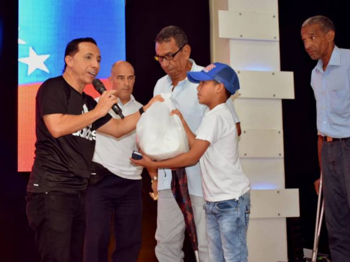 La Iglesia la Unción de Cartagena entregó ayudas a familias venezolanos