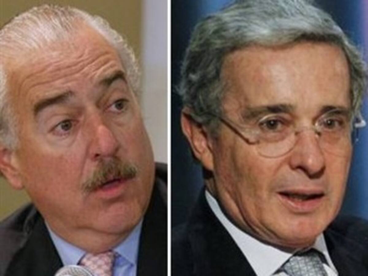Los expresidentes ‘vuelven los chismes en dogmas políticos’, dice Ramiro Bejarano