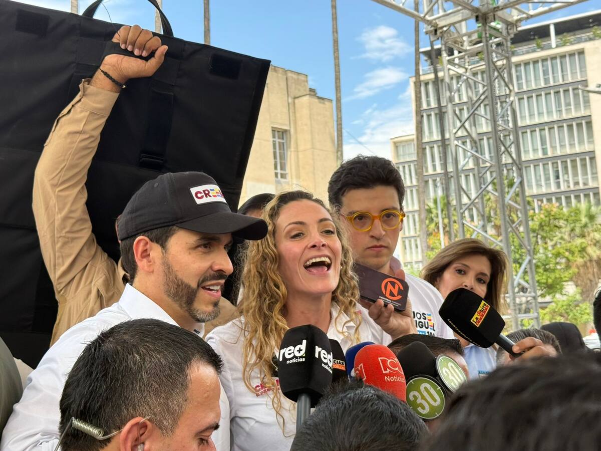 Abelardo de la Espriella recibe el apoyo del movimiento Creemos en acto en Medellín