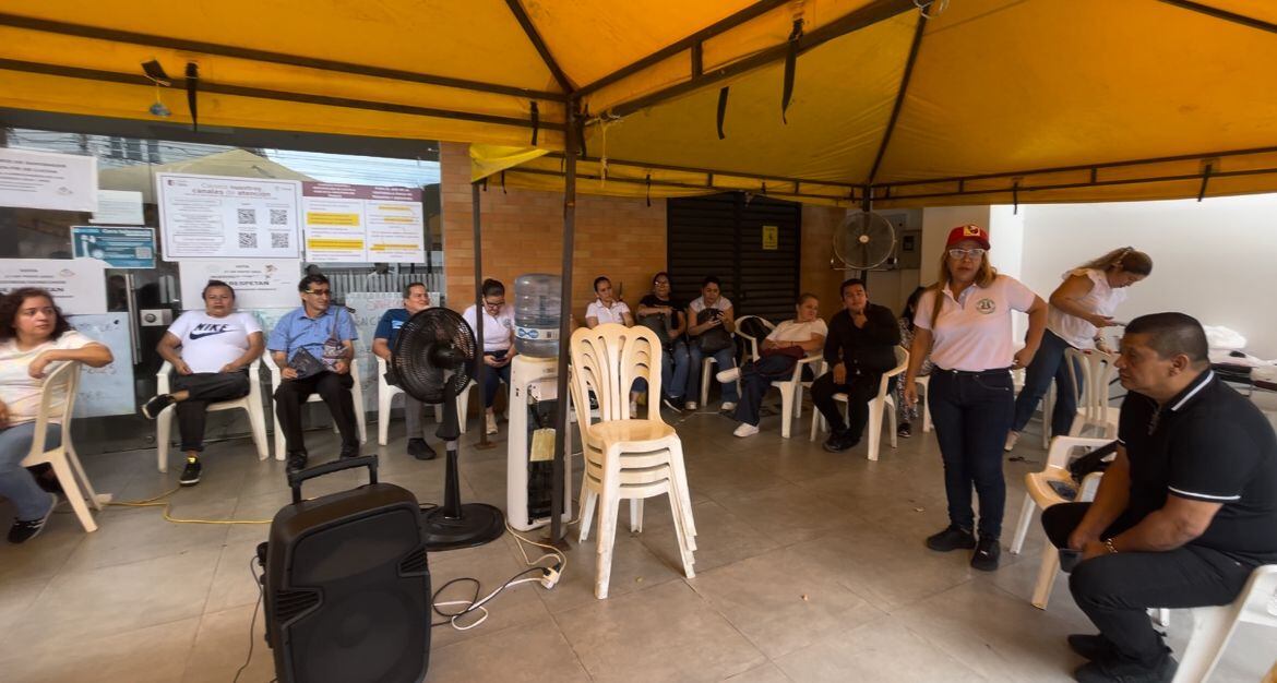 Funcionarios del Ministerio de Trabajo en Norte de Santander protestan. Foto: Caracol Radio Cúcuta.