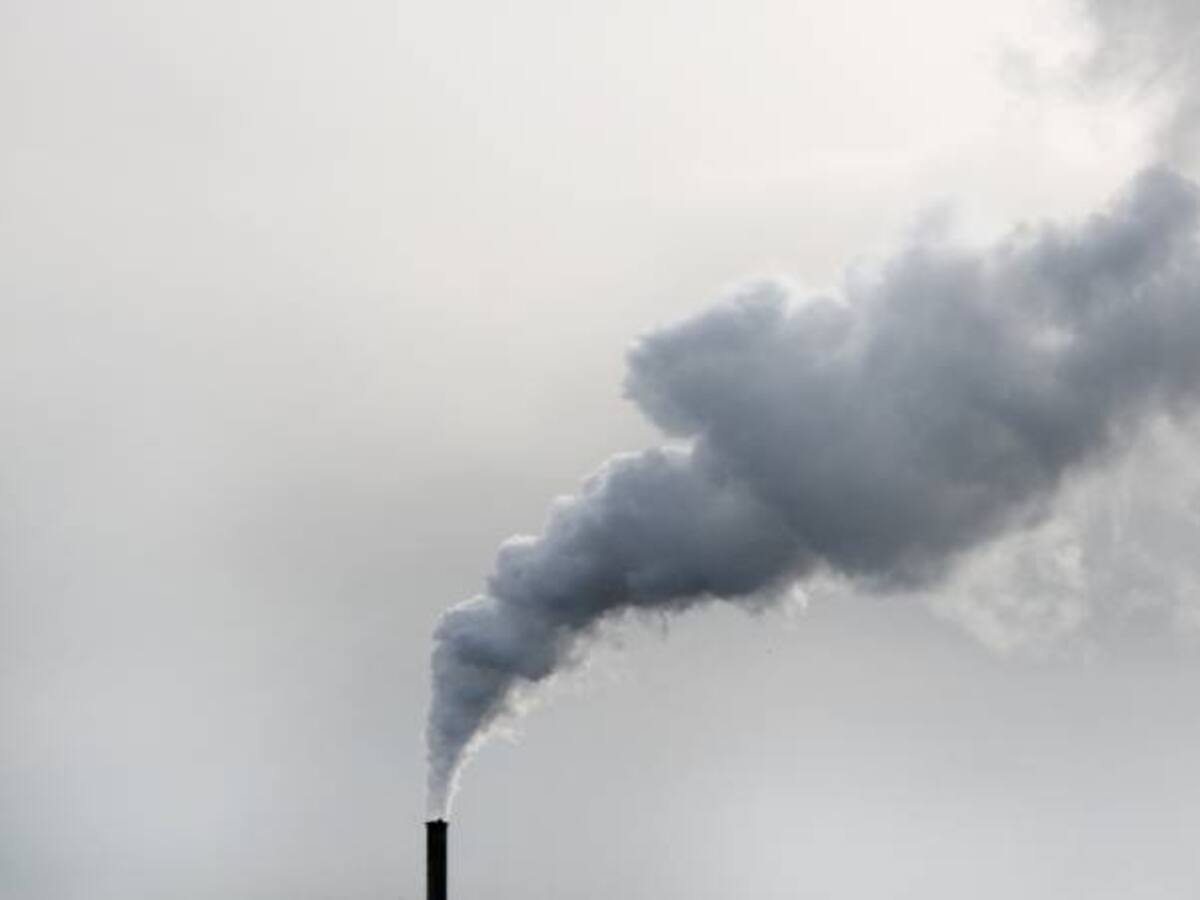 Fábrica que contaminaba el aire es sellada en Bogotá