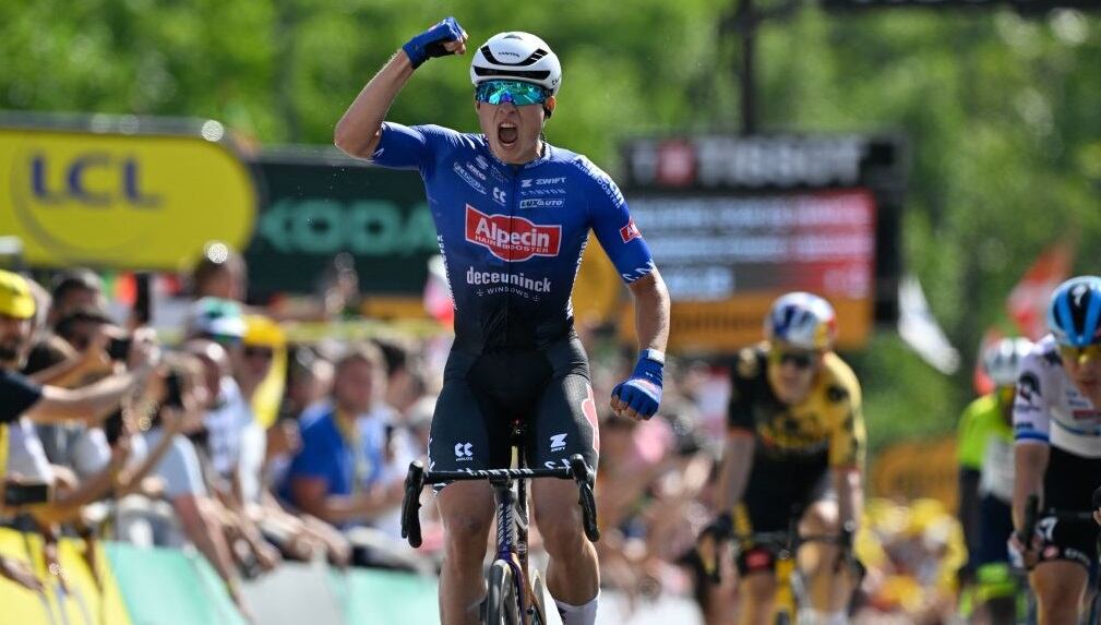 Jasper Philipsen se impone en la tercera etapa del Tour de Francia (Photo by DIRK WAEM / BELGA MAG / Belga via AFP) (Photo by DIRK WAEM/BELGA MAG/AFP via Getty Images)