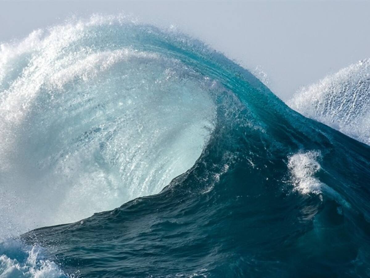 “100 Foot Wave”, la serie documental sobre la ola más grande del mundo