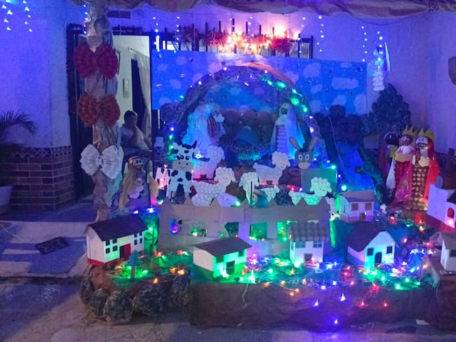 La creatividad, uso de material reciclado, mensaje ambiental y unión comunitaria a la hora de crear su pesebre, fueron los criterios de calificación.