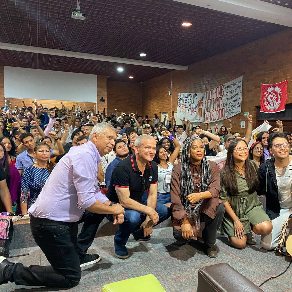 “Estamos invitándoles a que se organicen para debatir”: Min Educación
