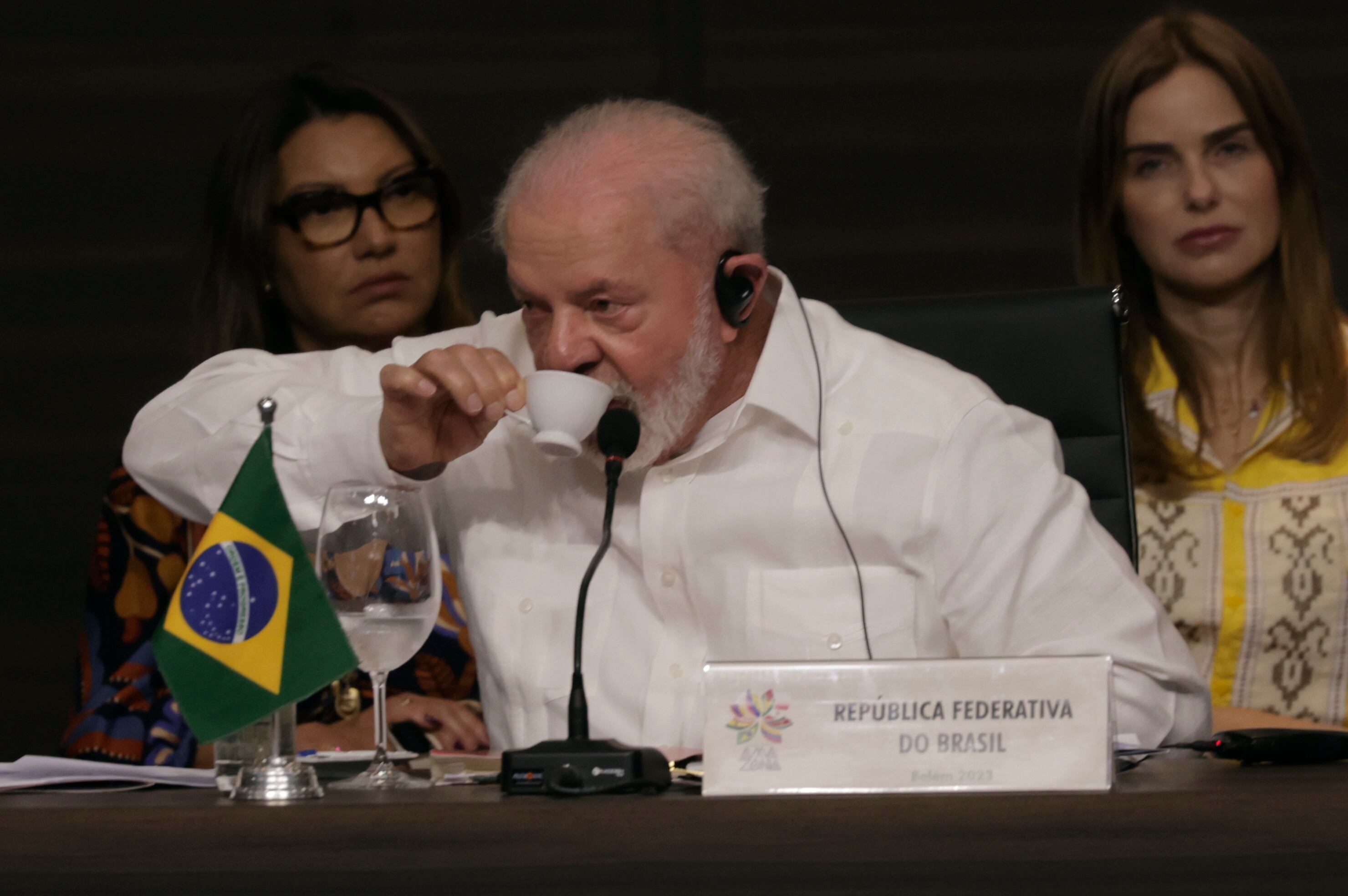 AME9008. BELÉM (BRASIL), 08/08/2023.- El presidente de Bolivia, Luis Arce, participa en la sesión de apertura de la Cumbre Amazónica hoy, en Belém (Brasil). EFE/ Antonio Lacerda