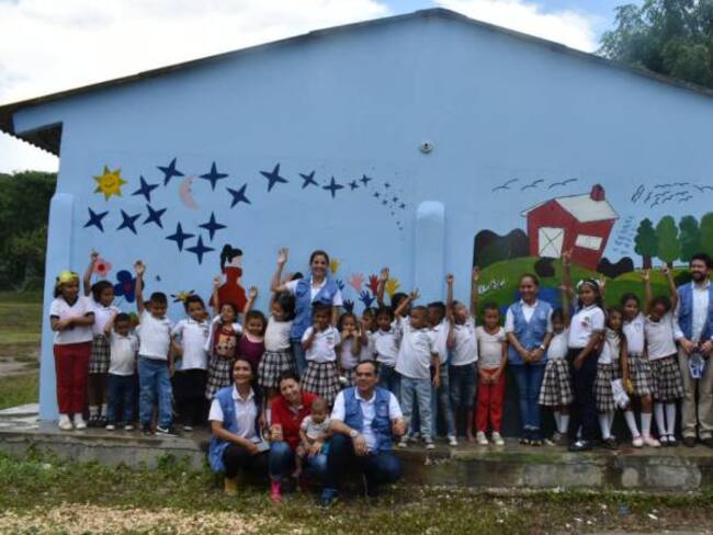 Dotan y adecuan escuelas a víctimas del conflicto en Sucre